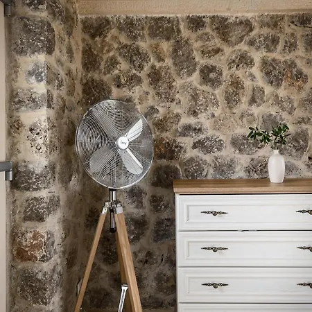 The Wild Cyclamen Stone House And Estate In