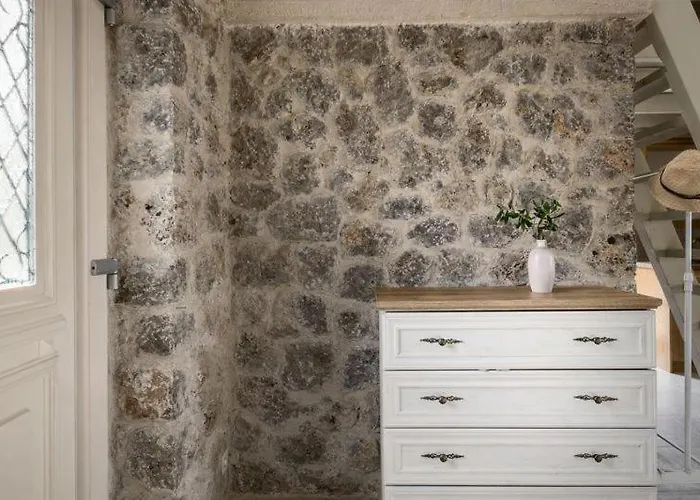 The Wild Cyclamen Stone House And Estate Дом отдыха *